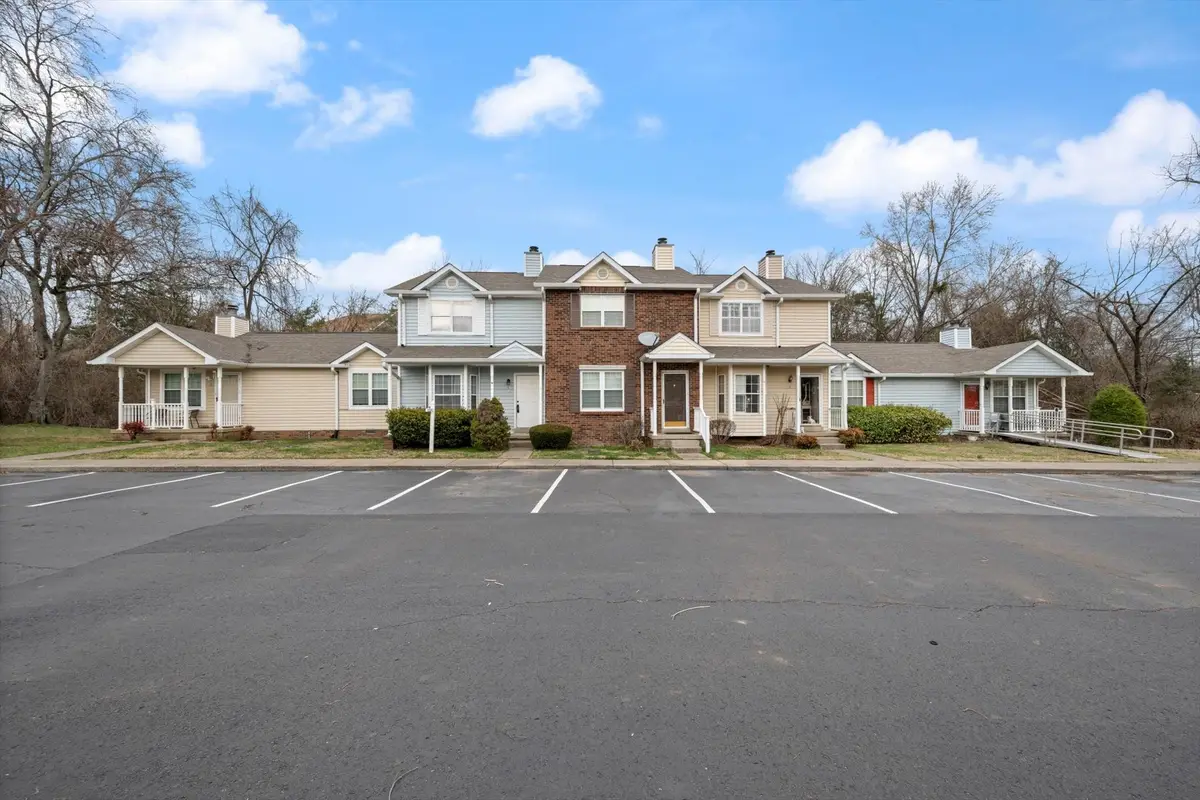 5 Rolling Meadows Dr, Goodlettsville, TN 37072 - #1
