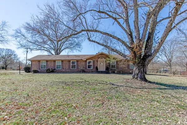 158 Indian Lake Rd, Hendersonville, TN 37075