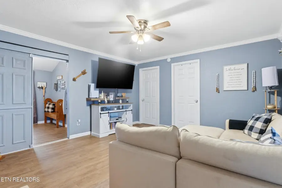 606 Kingston St, Lenoir City, TN 37771 - #3