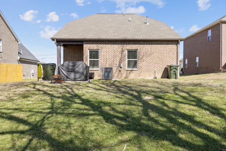 1033 Windemere Dr, Gallatin, TN 37066 - #2