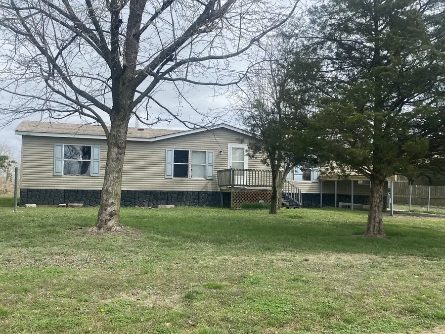 42 Oaks Rd, Ethridge, TN 38456 - #2