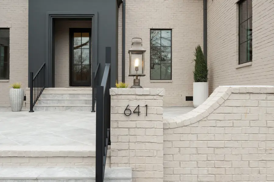 641 Brook Hollow Rd, Nashville, TN 37205 - #3