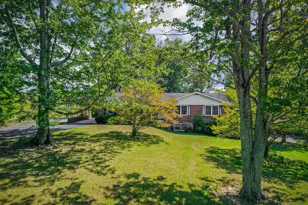 5036 Pendergrass Rd, Byrdstown, TN 38549