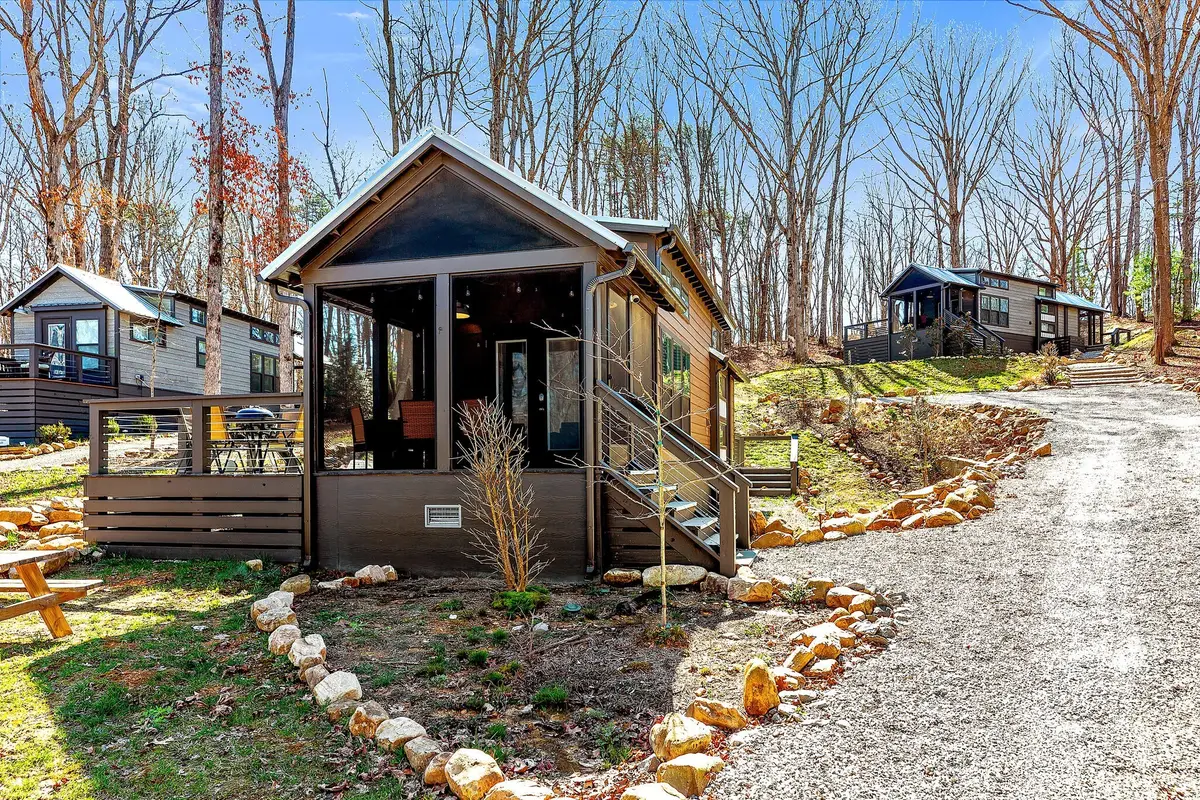 42 Oakleaf Trl, Tracy City, TN 37387 - #1