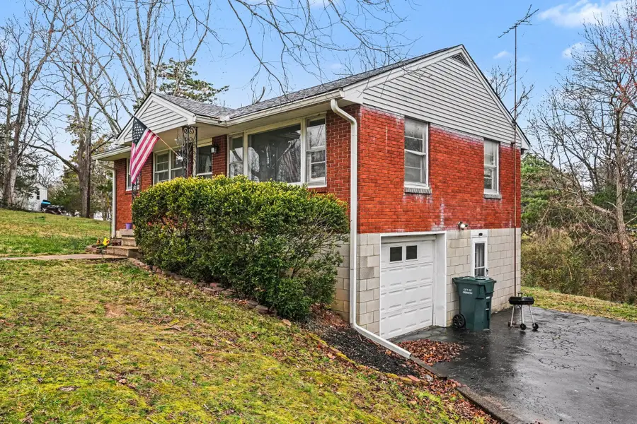 100 Oak Dr, Dickson, TN 37055 - #2