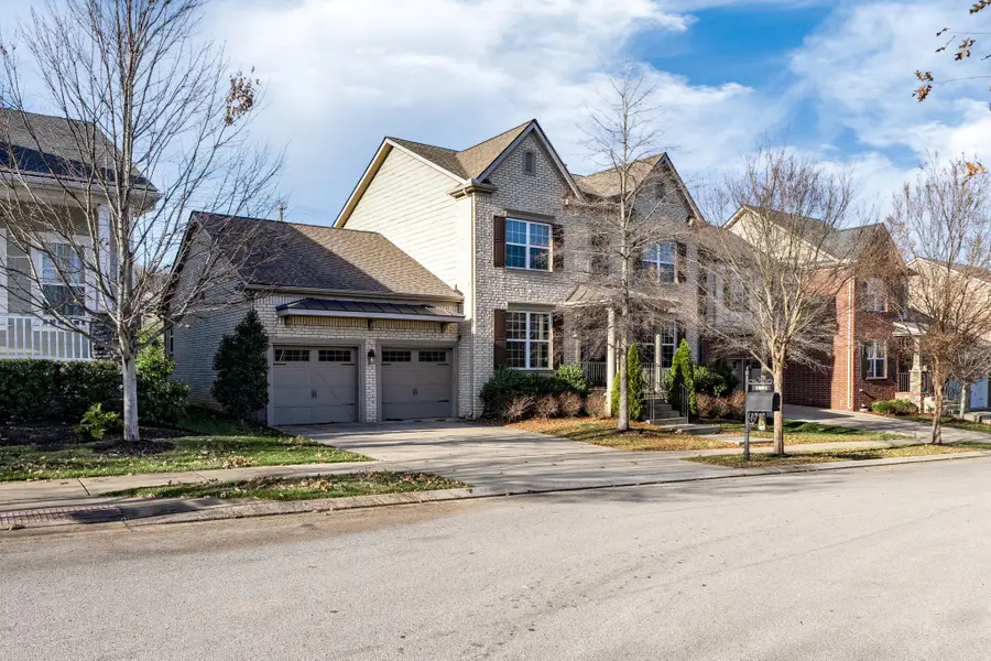 1001 Ryecroft Ln, Franklin, TN 37064 - #3