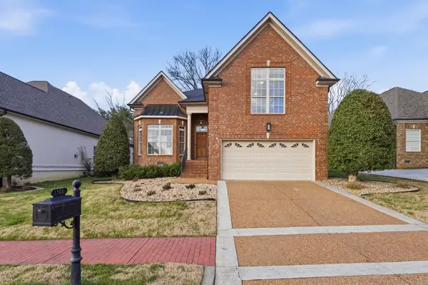 1106 Isaac Franklin Dr, Gallatin, TN 37066