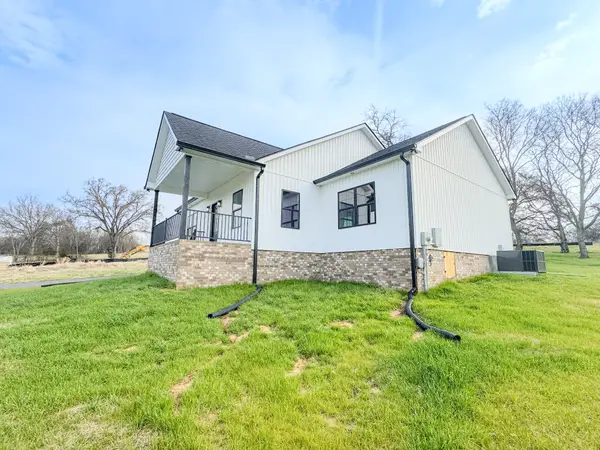305 Sam Beasley Rd, Hartsville, TN 37074
