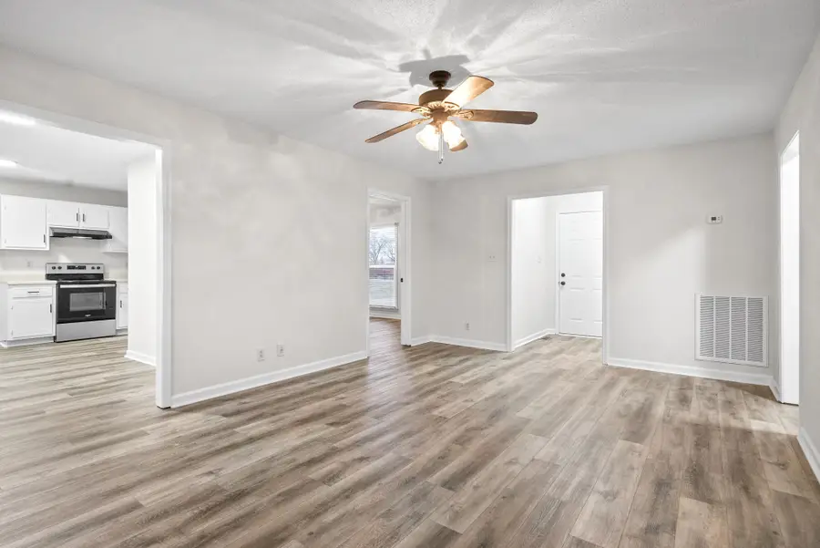 1214 Peachers Mill Rd, Clarksville, TN 37042 - #2