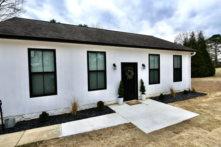 412 Eells St, Loretto, TN 38469 - #3