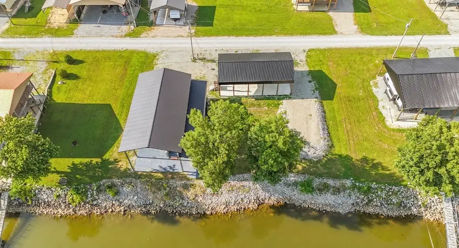 1085 Wc Pickett Rd, Clifton, TN 38425 - #3