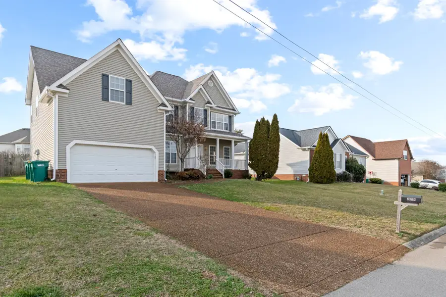 2624 Hansford Dr, Thompsons Station, TN 37179 - #2