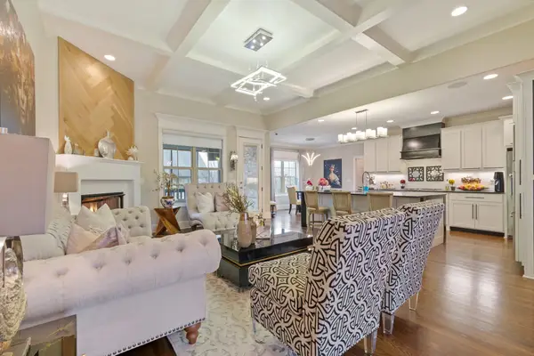 8007 June Apple Ln, Spring Hill, TN 37174