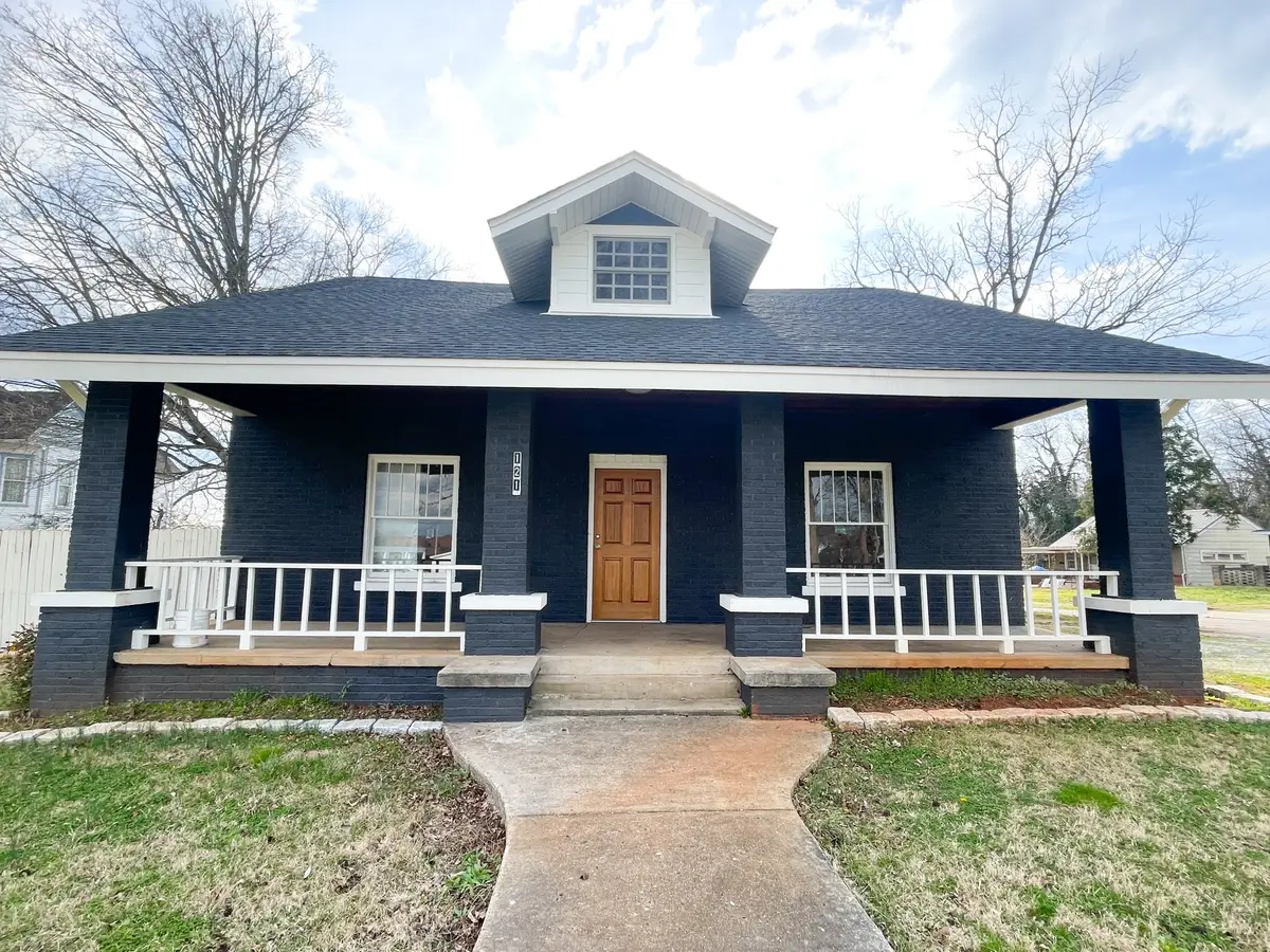 121 N Cedar St, Winchester, TN 37398 - #1