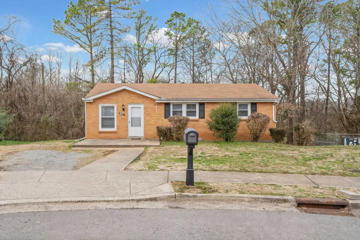671 Shelton Ct, Clarksville, TN 37040 - #1