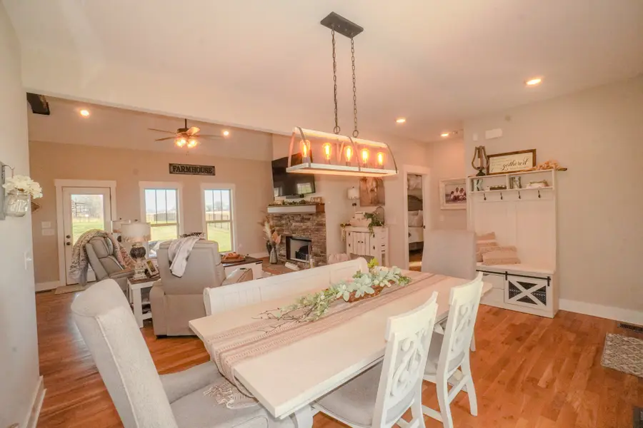 529 Clearview Rd, Cottontown, TN 37048 - #3