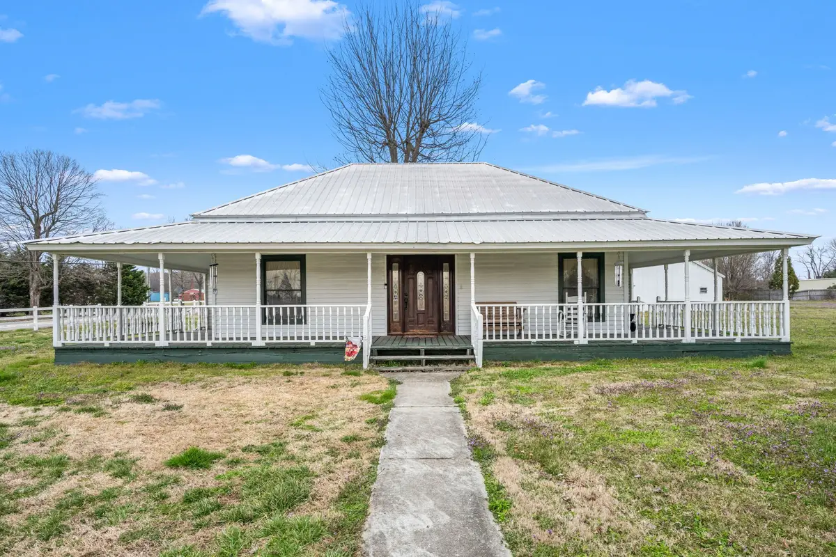 448 Elora Rd, Elora, TN 37328 - #1