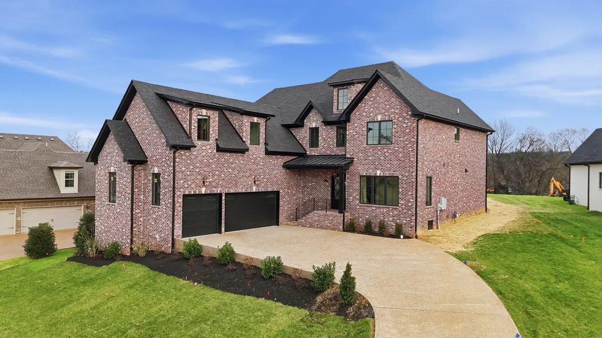 1016 Luxborough Dr, Hendersonville, TN 37075 - #1