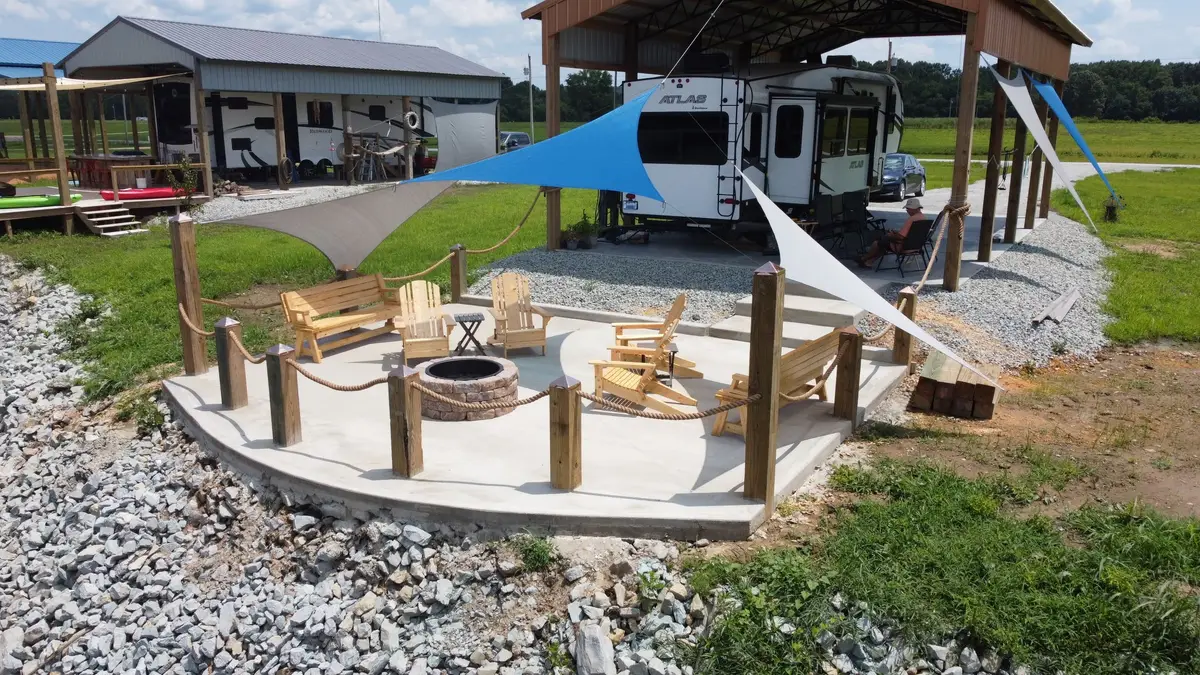 170 S River Front Dr, Clifton, TN 38425 - #1