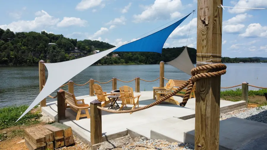 170 S River Front Dr, Clifton, TN 38425 - #2