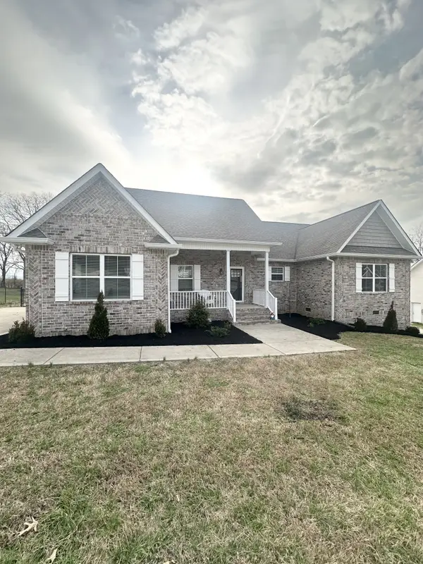 160 Mockingbird Ln, Hartsville, TN 37074