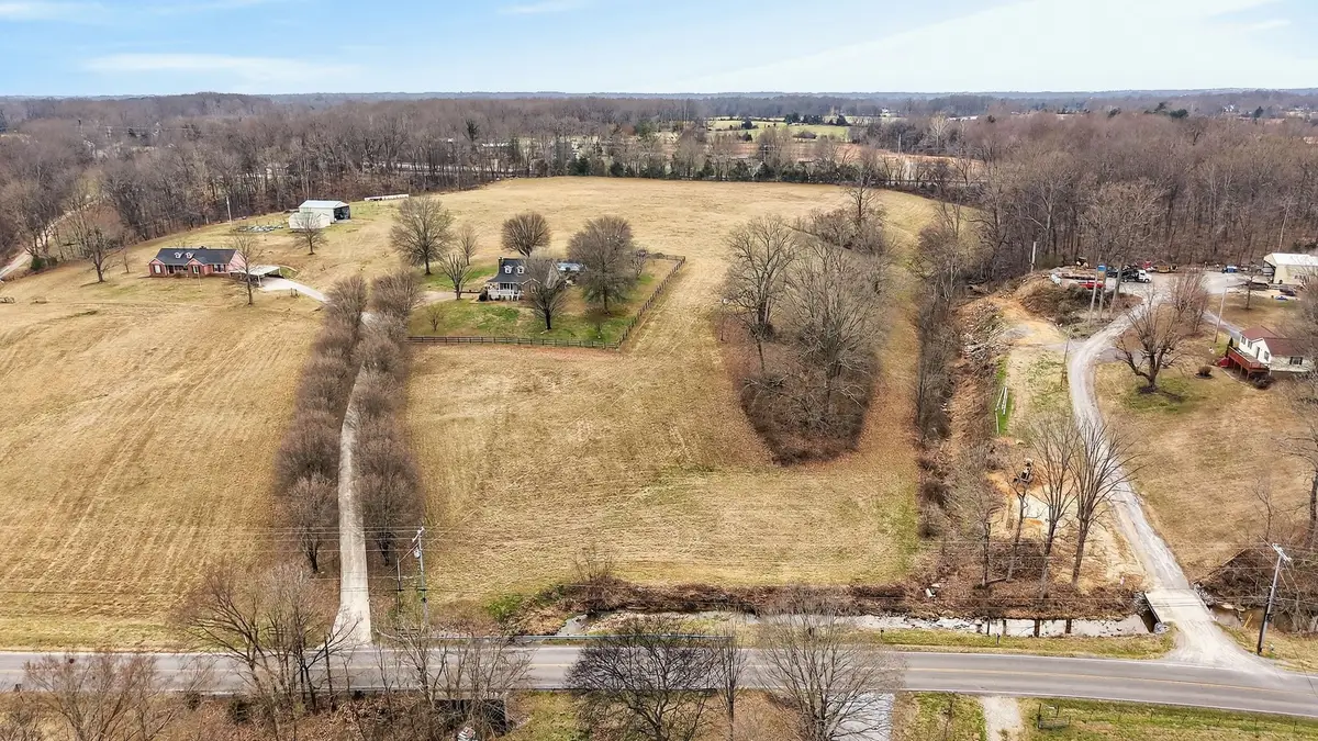 3146 Old Greenbrier Pike, Greenbrier, TN 37073 - #1