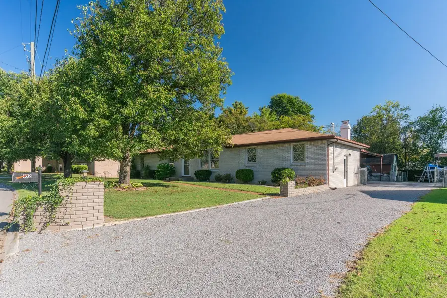 102 Donna Ct, Hendersonville, TN 37075 - #2