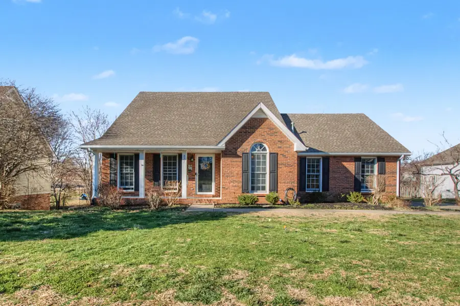 877 Glenraven Dr, Clarksville, TN 37043 - #2