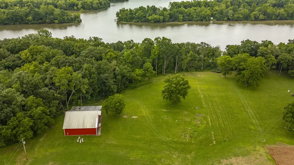 1113 E Robertson Rd, Castalian Springs, TN 37031 - #1