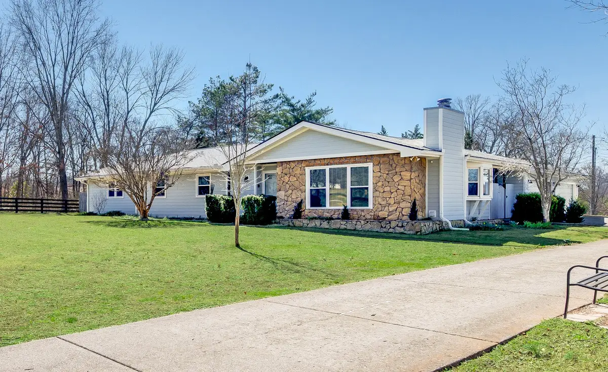 6736 Walnut Hills Dr, Brentwood, TN 37027 - #1