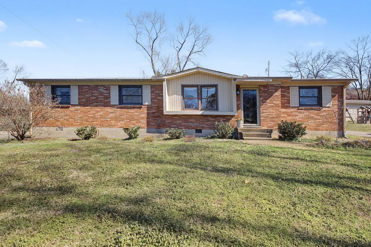 2428 Kimberly Dr, Nashville, TN 37214 - #1