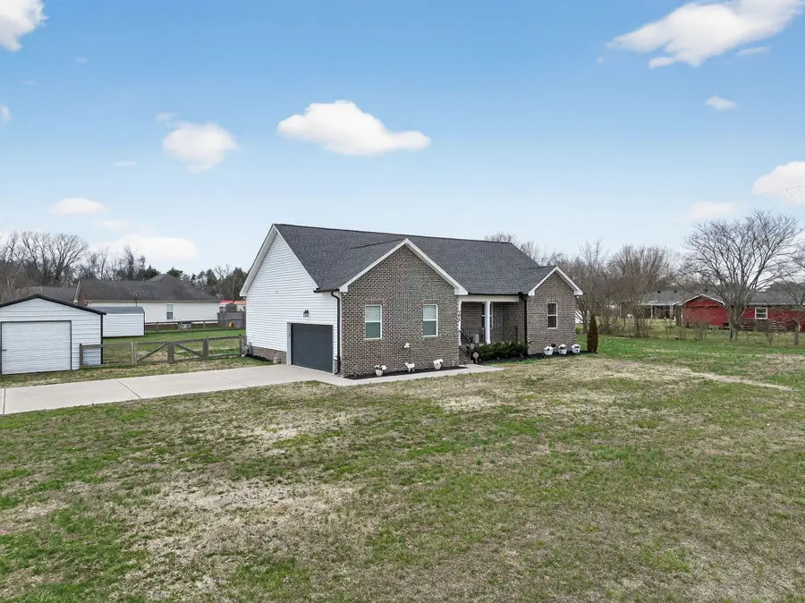 102 Glacier Ct, Portland, TN 37148 - #2