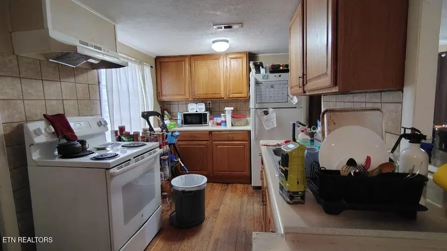 613 W 4th Ave, Lenoir City, TN 37771 - #2