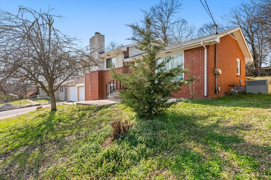 1413 Winthorne Dr, Nashville, TN 37217 - #3