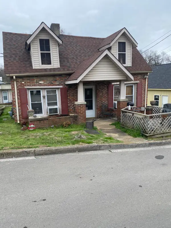 308 W Woodring St, Pulaski, TN 38478