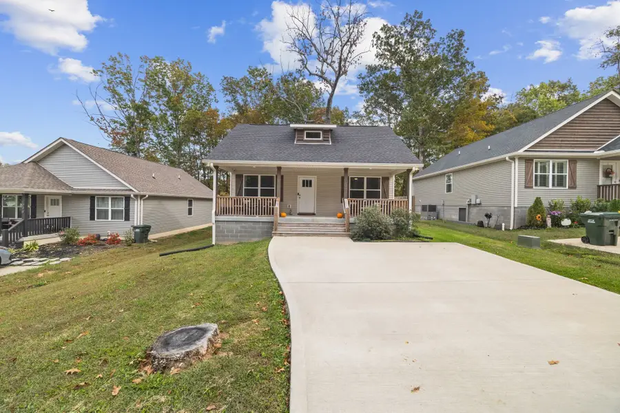 103C Oak Park Dr, Dickson, TN 37055 - #2