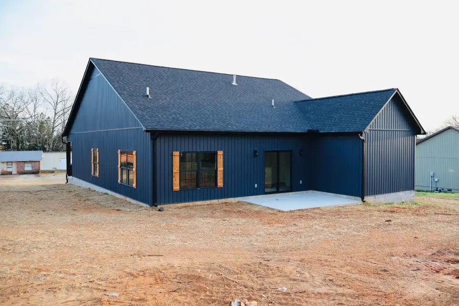 62 Hall St, Lexington, TN 38351 - #2