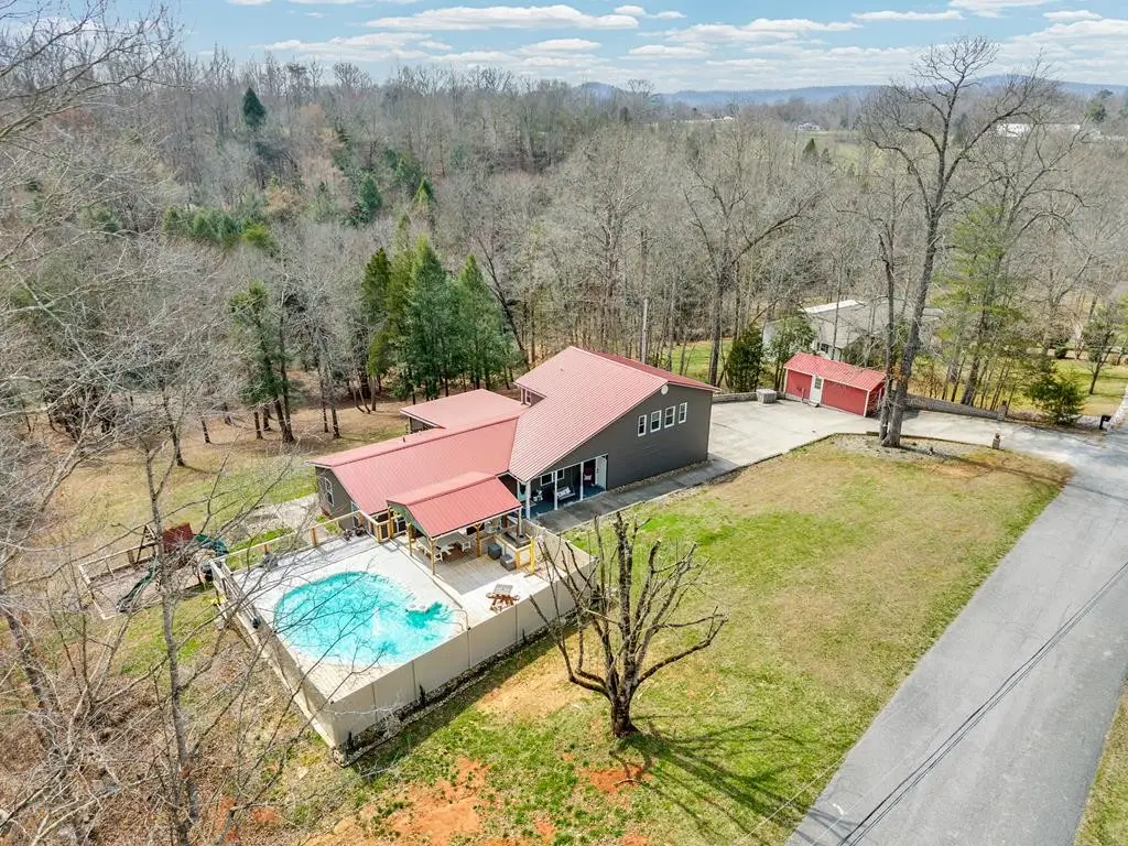465 Winding River Ln, Sparta, TN 38583 - #1