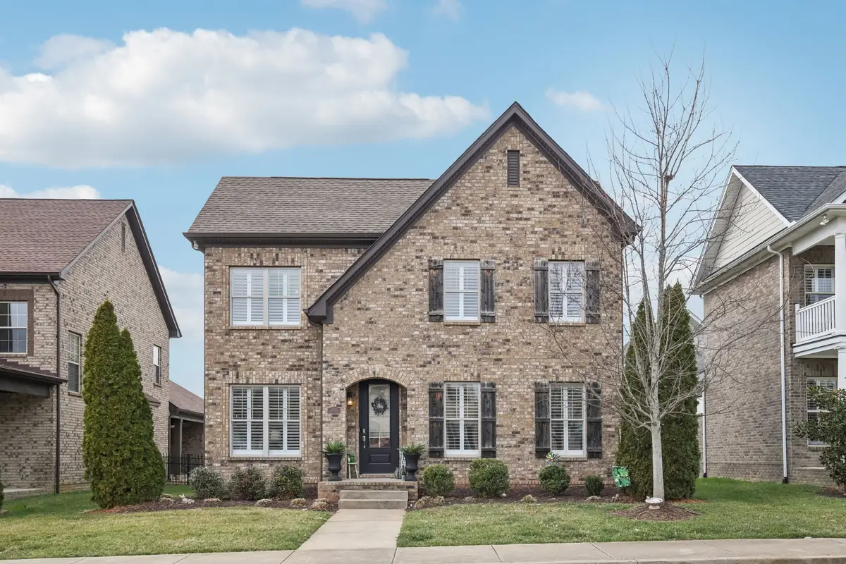 1082 N Mcmahan Dr, Gallatin, TN 37066 - #1