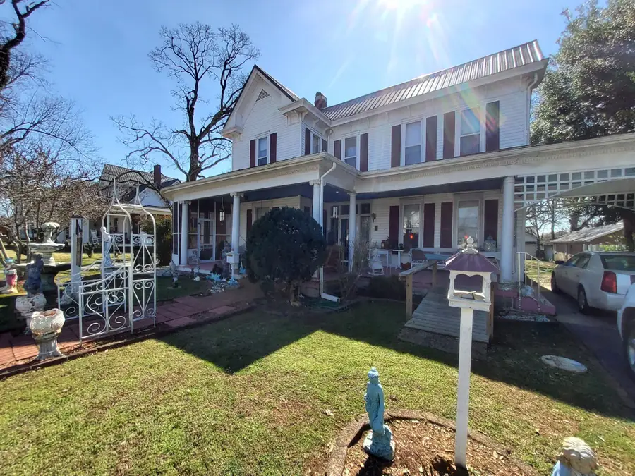 213 Pulaski St, Lawrenceburg, TN 38464 - #2