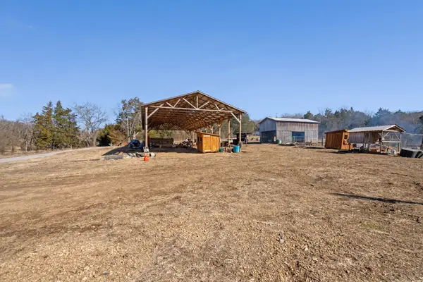 448 Holder Branch Ln, Hartsville, TN 37074