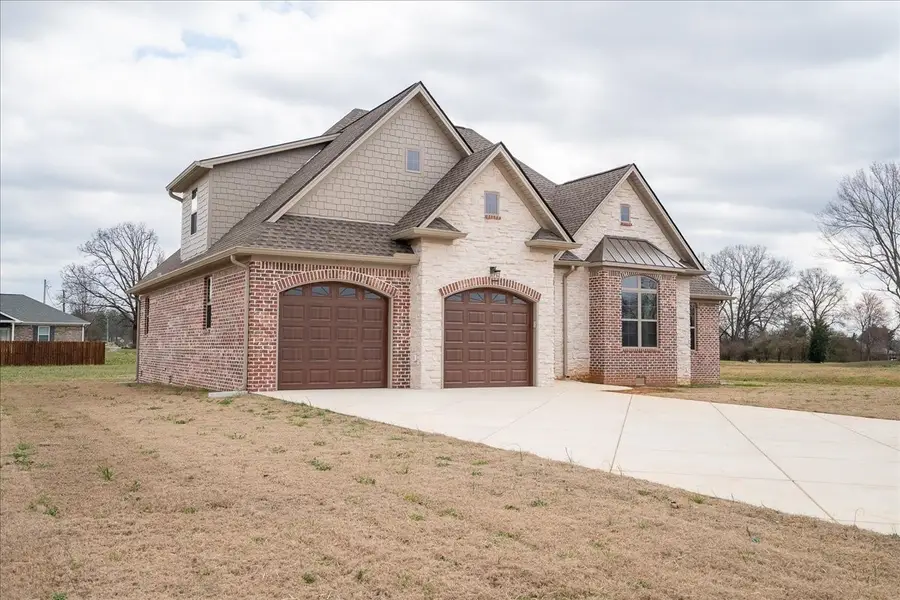 1238 Baylee Cir, Lawrenceburg, TN 38464 - #2