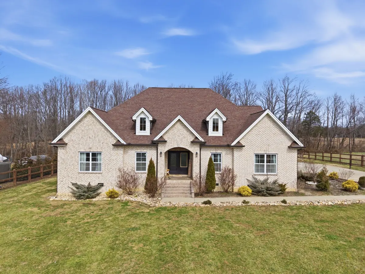 124 Gettysburg Ln, Lafayette, TN 37083 - #1