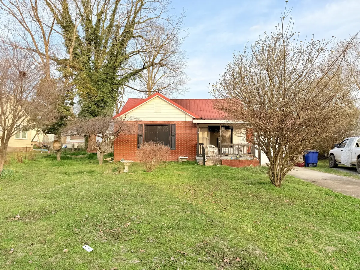 913 Shelbyview Dr, Shelbyville, TN 37160 - #1