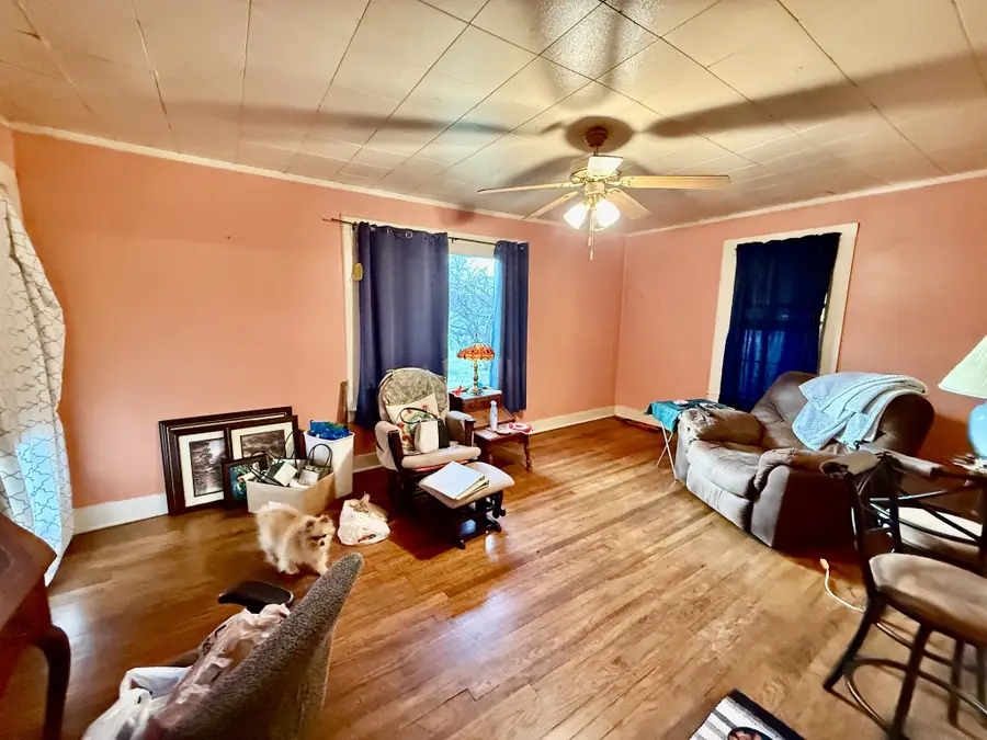 913 Shelbyview Dr, Shelbyville, TN 37160 - #3