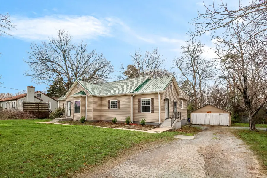 903 Union St, Shelbyville, TN 37160 - #3