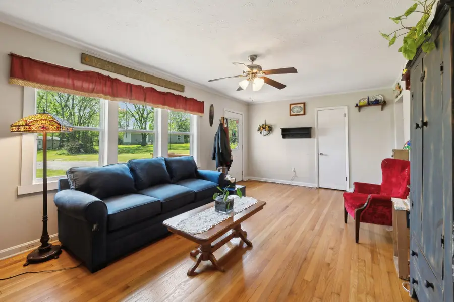 319 Hogan Rd, Gordonsville, TN 38563 - #2