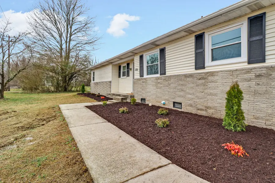 106 Dearman St, Smithville, TN 37166 - #3