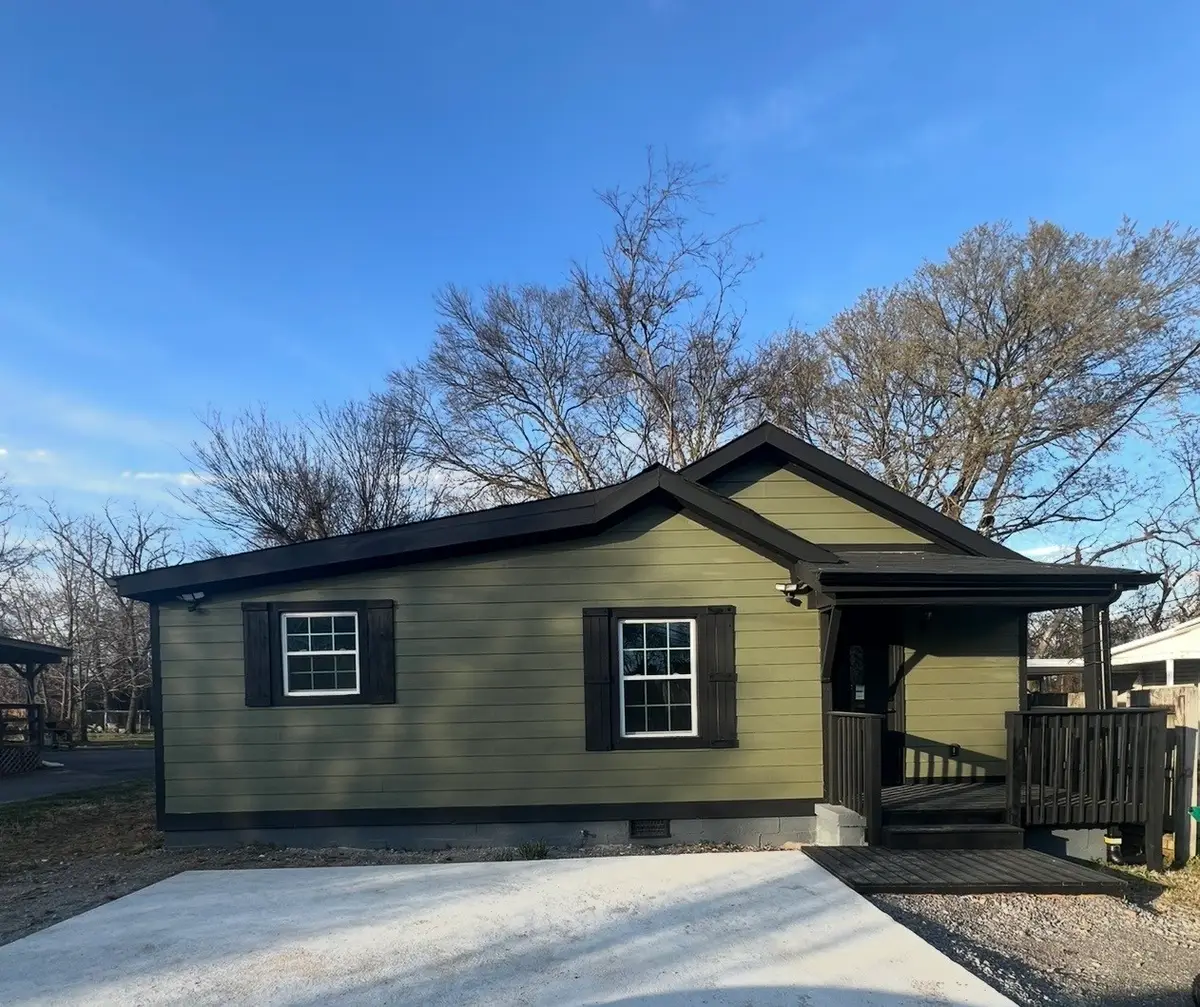 214 W Adams Ave, Lebanon, TN 37087 - #1