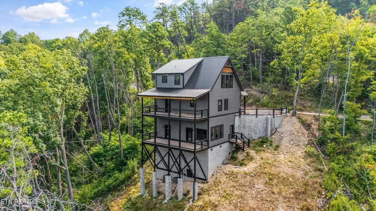 3414 Sugar Maple Loop Rd, Sevierville, TN 37862 - #1